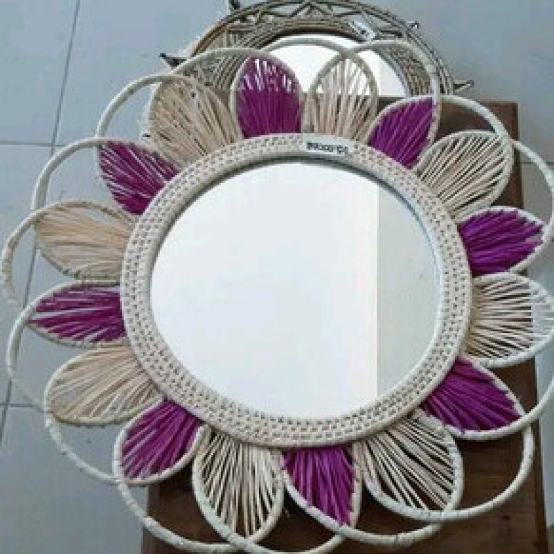 Miroir en forme de fleur