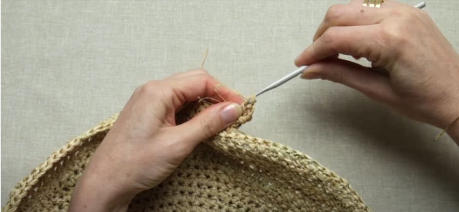 Tutorial: How to make a raffia handbag