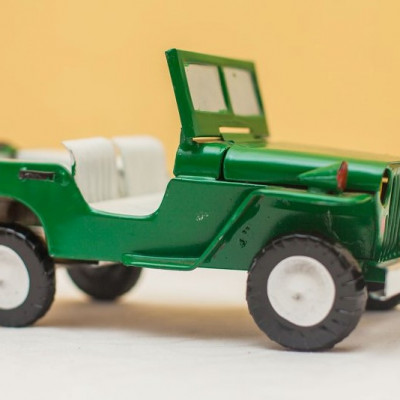 Voiture de collection - Jeep verte